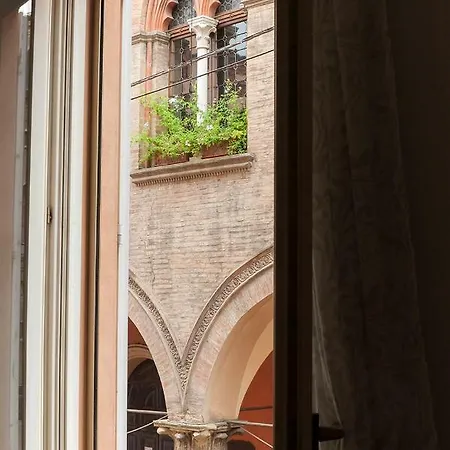 Angolo Via Parigi  Bologna