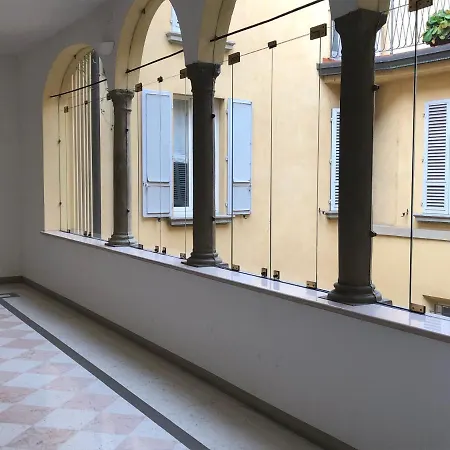Angolo Via Parigi Apartman